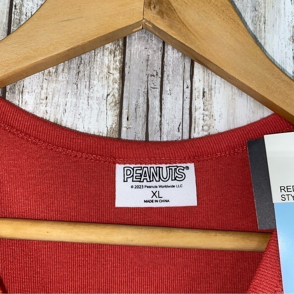 NWT Peanuts USA Snoopy Crop Tank - Picture 5 of 6